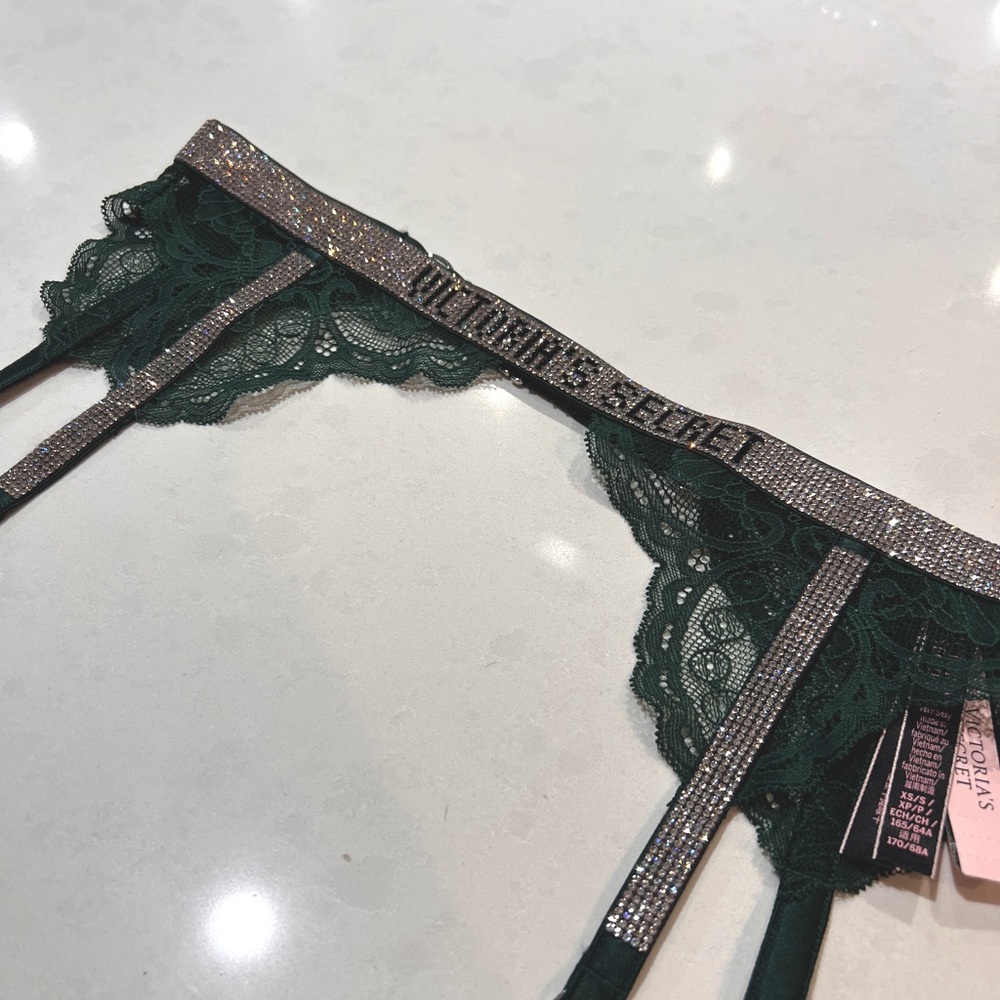 Victoria’s Secret Very Sexy Shine Strap Lace Garter Belt - Picture 4 of 10